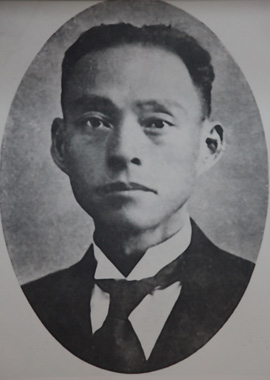 吴祥凤(点击进入)国立西安临时大学医学院院长 内科学教授 1937.