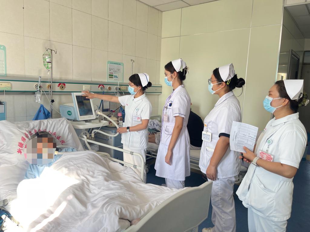 刘艳琴1.jpg