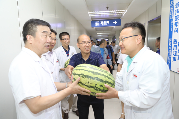 李院长3_副本.jpg