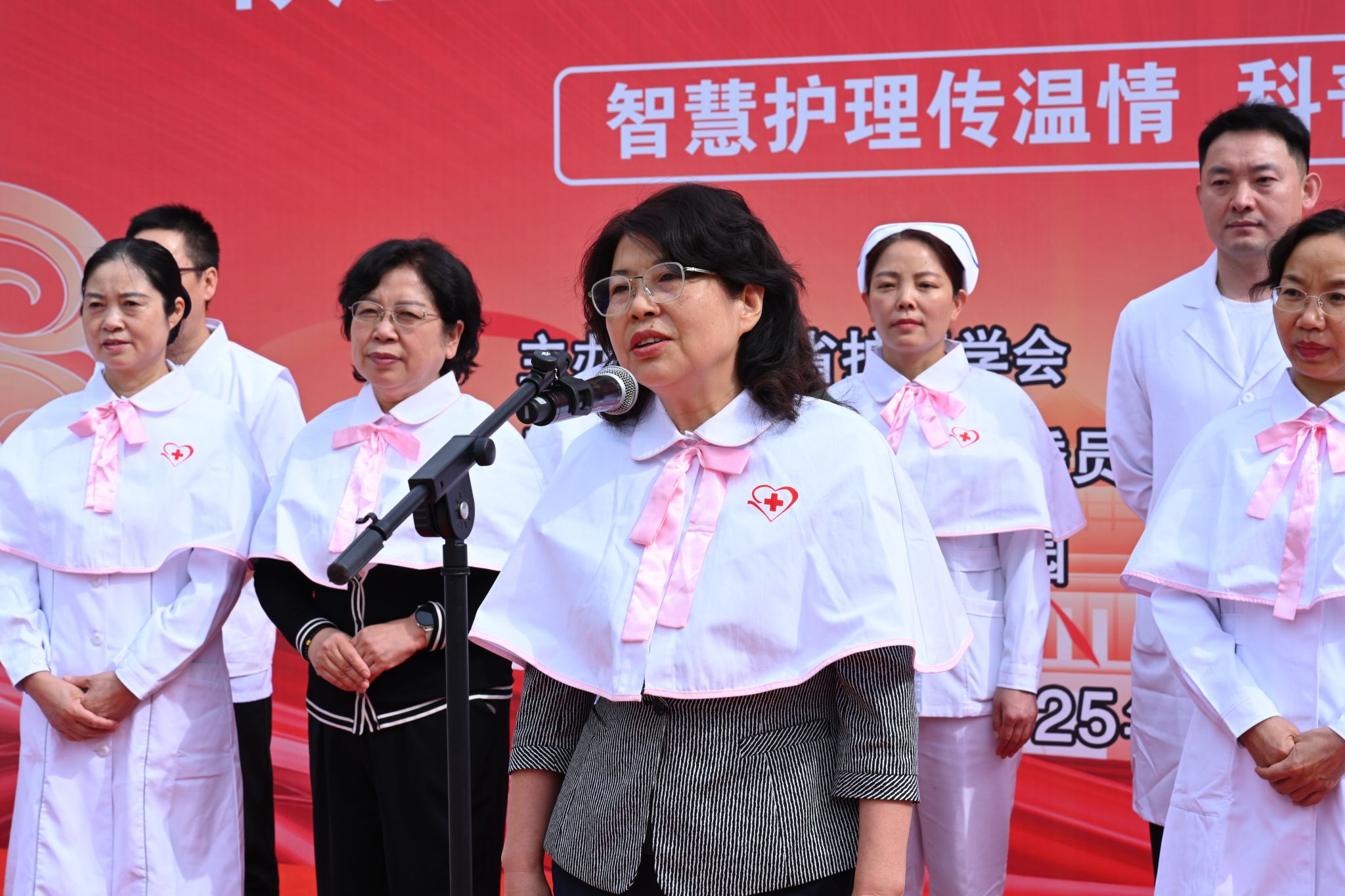 4杨惠云理事长致辞.JPG