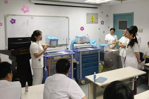 急救培训1.jpg 急救培训1.jpg