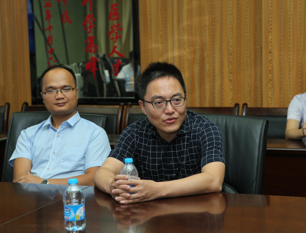 刘明副主任医师表态发言.jpg 刘明副主任医师表态发言.jpg