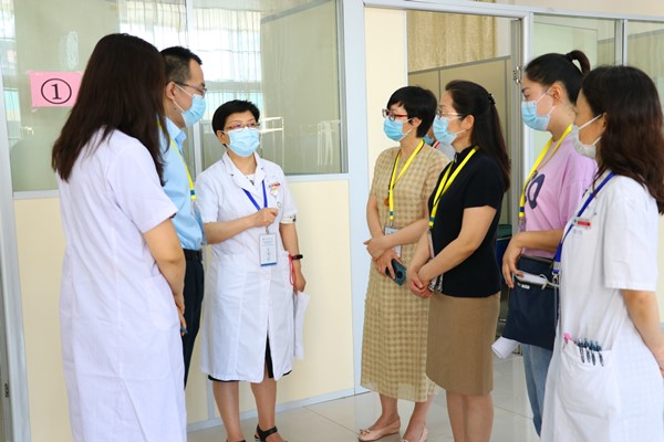 陕西省卫健委领导巡考视察_副本.jpg