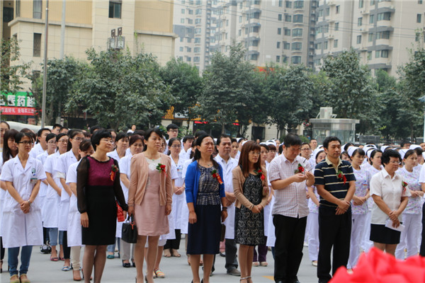 参加揭牌仪式的我院职能科室主任.jpg