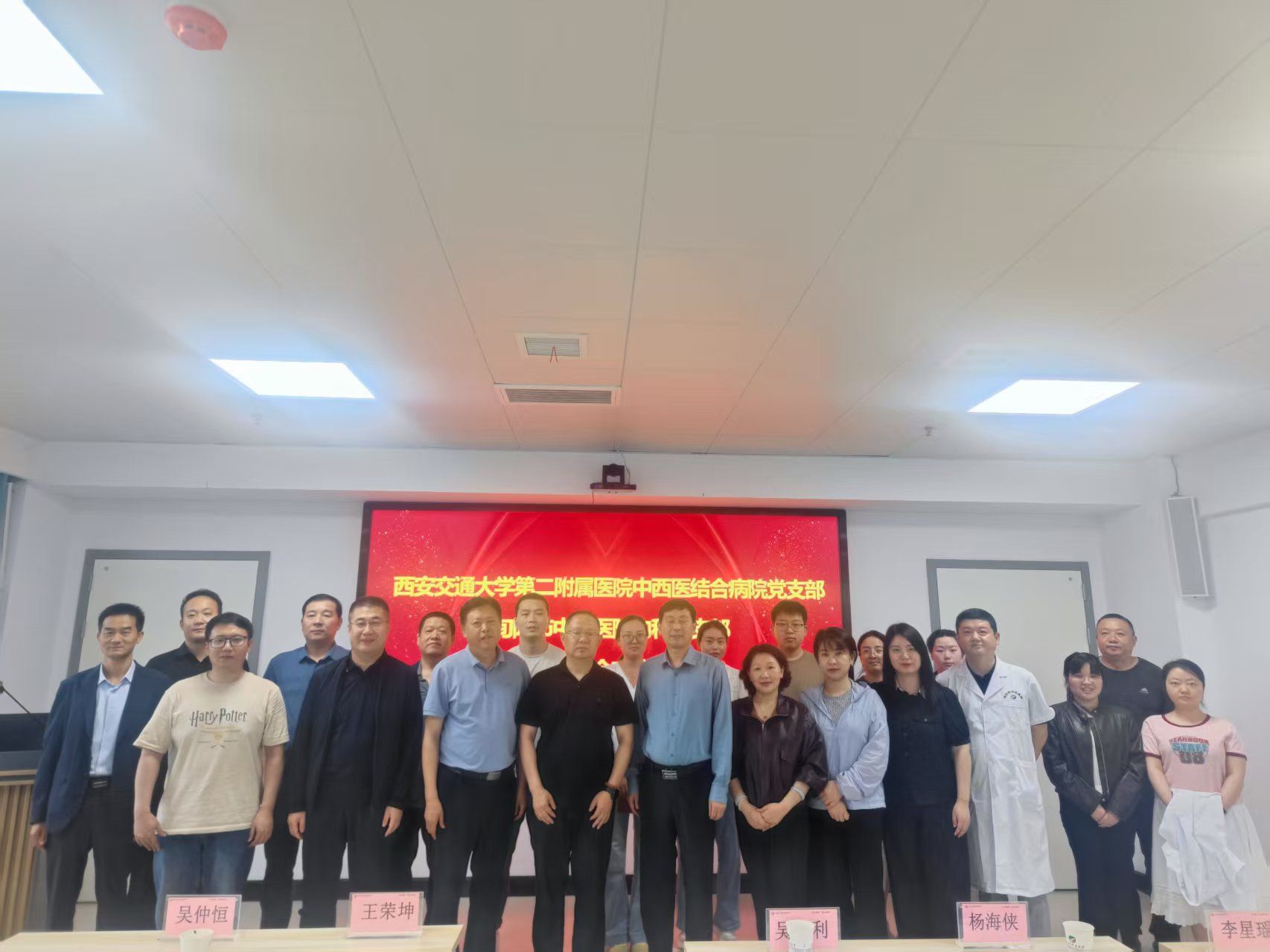 d715c861fabb64edfea2423fe26d08a8.jpg