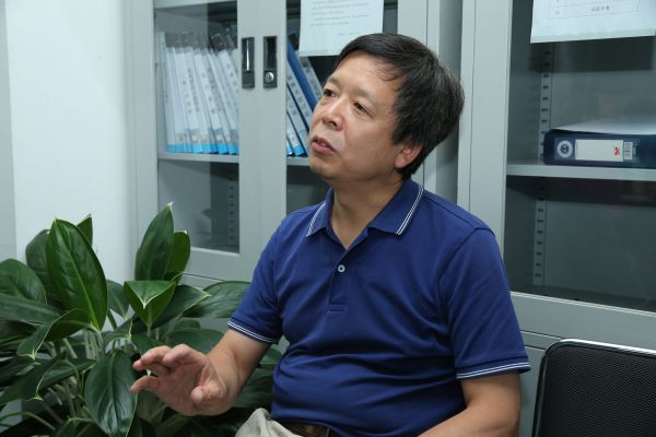 支部党员、校医学部医二附院学科建设办公室主任张蓬勃发言.jpg