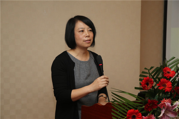 23宁夏医科大学总医院.陈娟教授做学术演讲.jpg