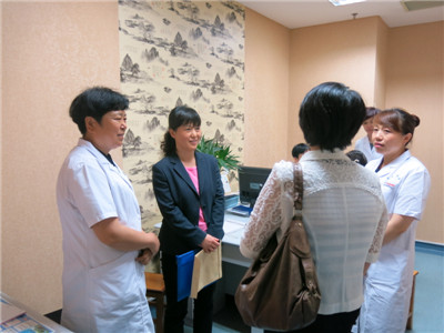 考核组询问省医保门诊特殊疾病申报鉴定业务在我院的执行情况.JPG 考核组询问省医保门诊特殊疾病申报鉴定业务在我院的执行情况.JPG