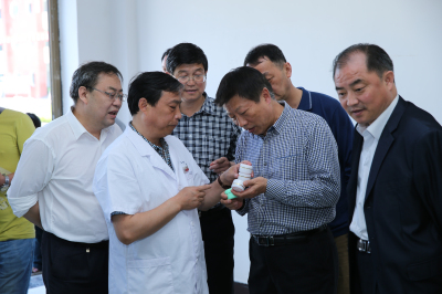 省教育工会及校领导现场了解指导.jpg 省教育工会及校领导现场了解指导.jpg