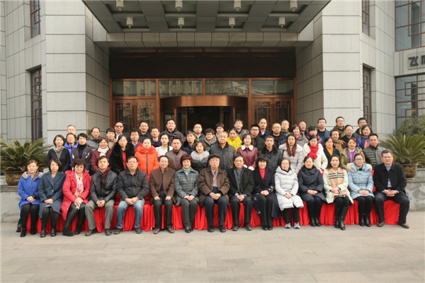 15.来自西北地区及陕西各地市的六十多家医院代表合影.jpg