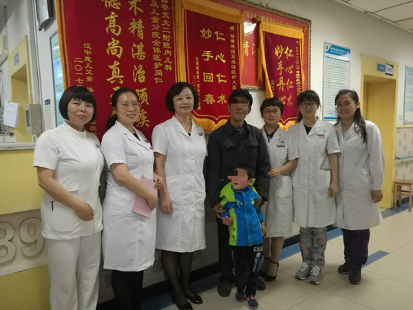 参与患儿术后随访的神经组团队_副本.jpg