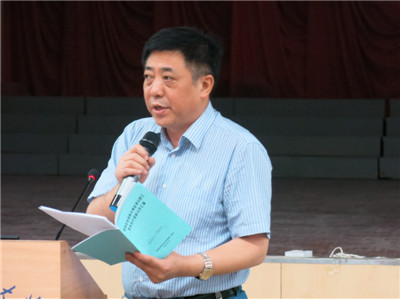 人力资源部段宗明主任介绍省医保卡管理等内容.JPG