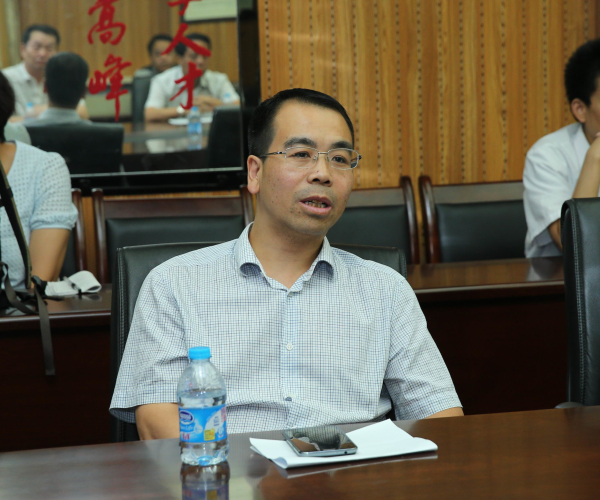 急诊科主任裴红红致欢送辞.jpg 急诊科主任裴红红致欢送辞.jpg