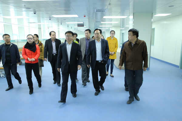 参观医附科室..jpg 参观医附科室..jpg