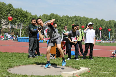 铅球投掷1.JPG