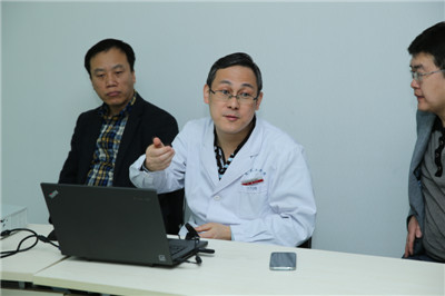 张鹏副教授做讲座.JPG 张鹏副教授做讲座.JPG