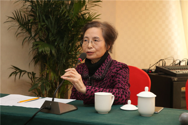 20.孙秀珍教授主持学术会议.jpg