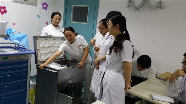 急救车展示.jpg 急救车展示.jpg