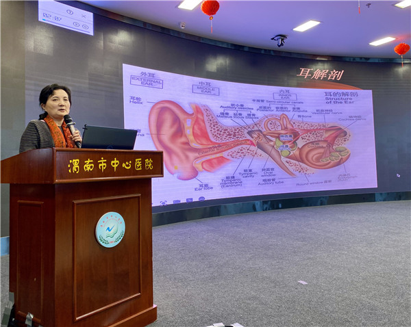 张晓彤（小图）.jpg