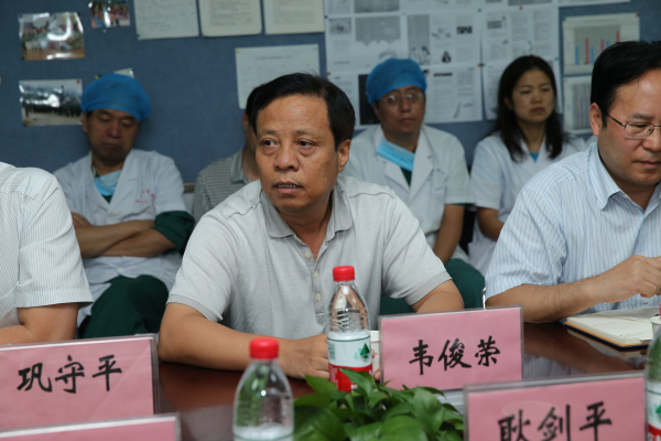 院党委书记韦俊荣讲话.jpg