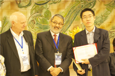 图4.骨二科博士研究生王放荣获青年论坛二等奖.jpg 图4.骨二科博士研究生王放荣获青年论坛二等奖.jpg