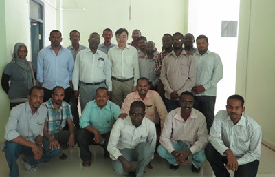 讲座后和苏丹神经外科医生合影留念.JPG 讲座后和苏丹神经外科医生合影留念.JPG