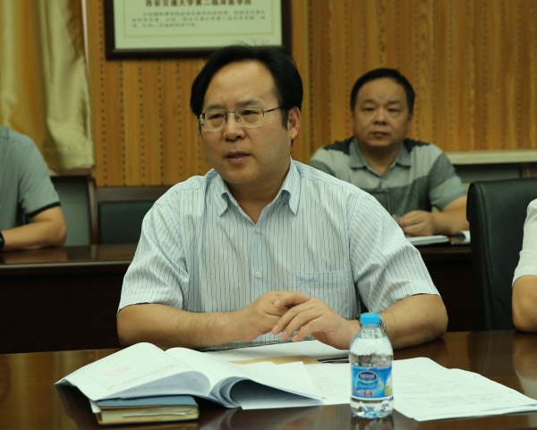 贺西京院长致辞欢送刘明、张良平医生光荣援藏.jpg 贺西京院长致辞欢送刘明、张良平医生光荣援藏.jpg