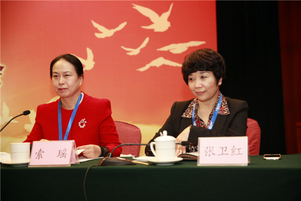 7索瑶做大会主持.JPG