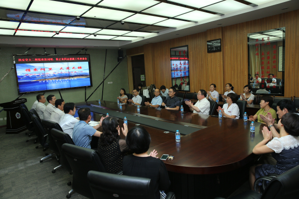 刘明、张良平医生援藏欢送仪式.jpg 刘明、张良平医生援藏欢送仪式.jpg