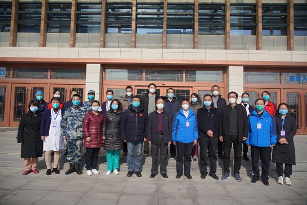 与市人民医院管理团队合影_副本.jpg