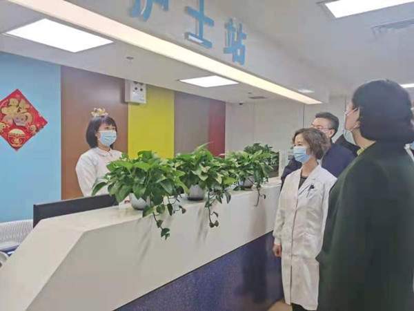 专家组参观神经康复病区_副本.jpg
