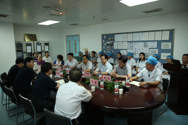 院党委领导参加支部生活会.jpg