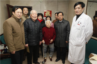 图片3院党政领导慰问原副院长叶复来教授.jpg