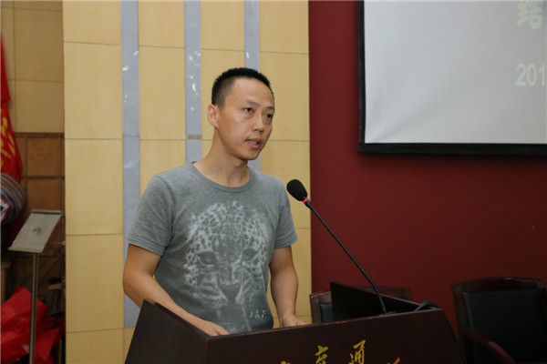 积极分子代表发言.JPG