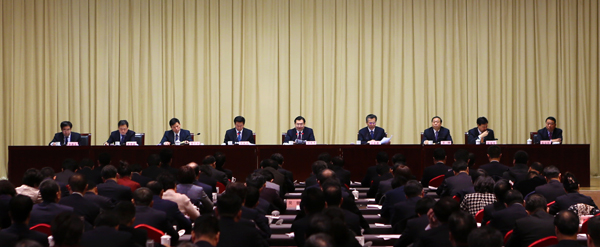 省、市领导出席表彰会.jpg
