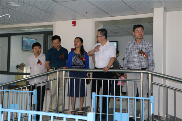 参观小儿输液室.jpg
